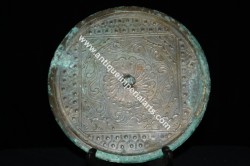 中国古代青铜镜-花卉镜CB12