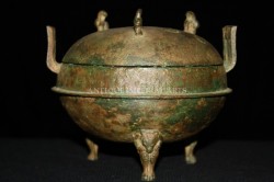 Ancient Chinese Bronze Tripod Vessel Ding CB2